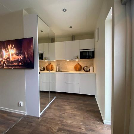 Cozy Modern Studio Apartment Stay Falkenberg Bagian luar foto